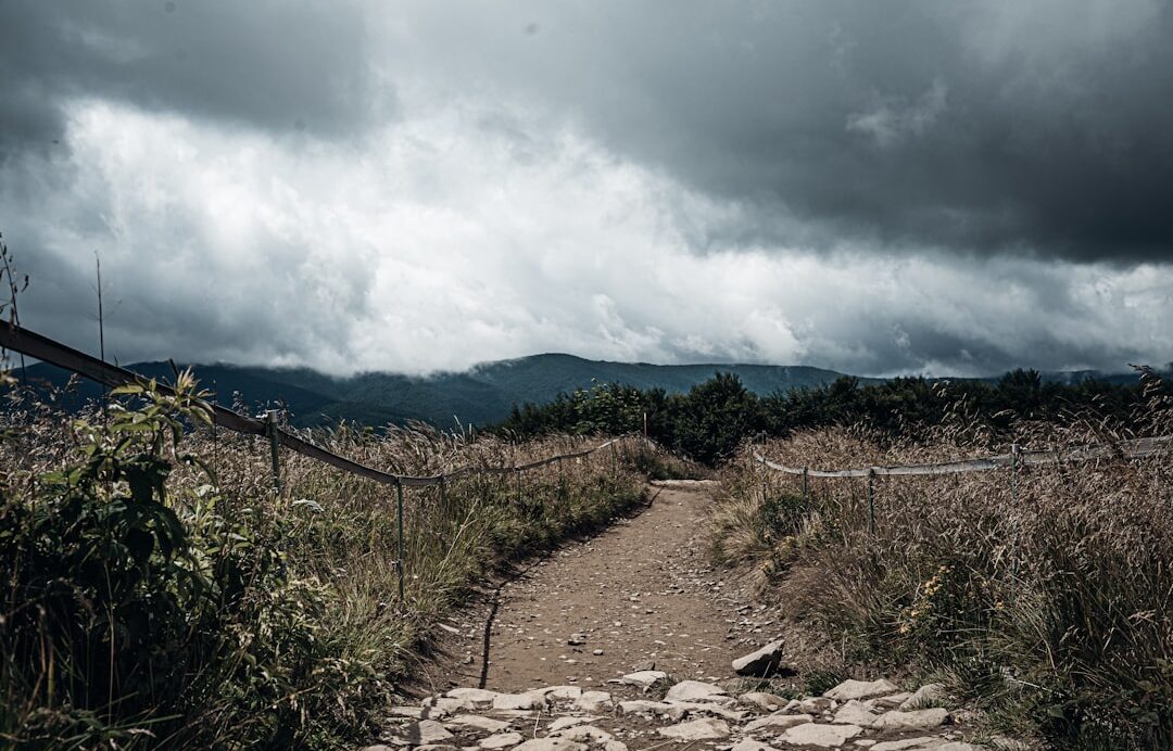 เส้นทางภูเขาใต้เมฆครึ้ม เตือนให้ตรวจสภาพอากาศก่อนขึ้นเขา