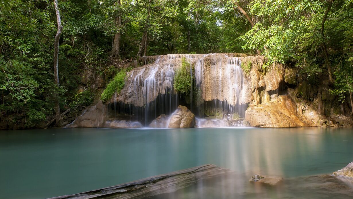น้ำตกเอราวัณ จังหวัดกาญจนบุรี